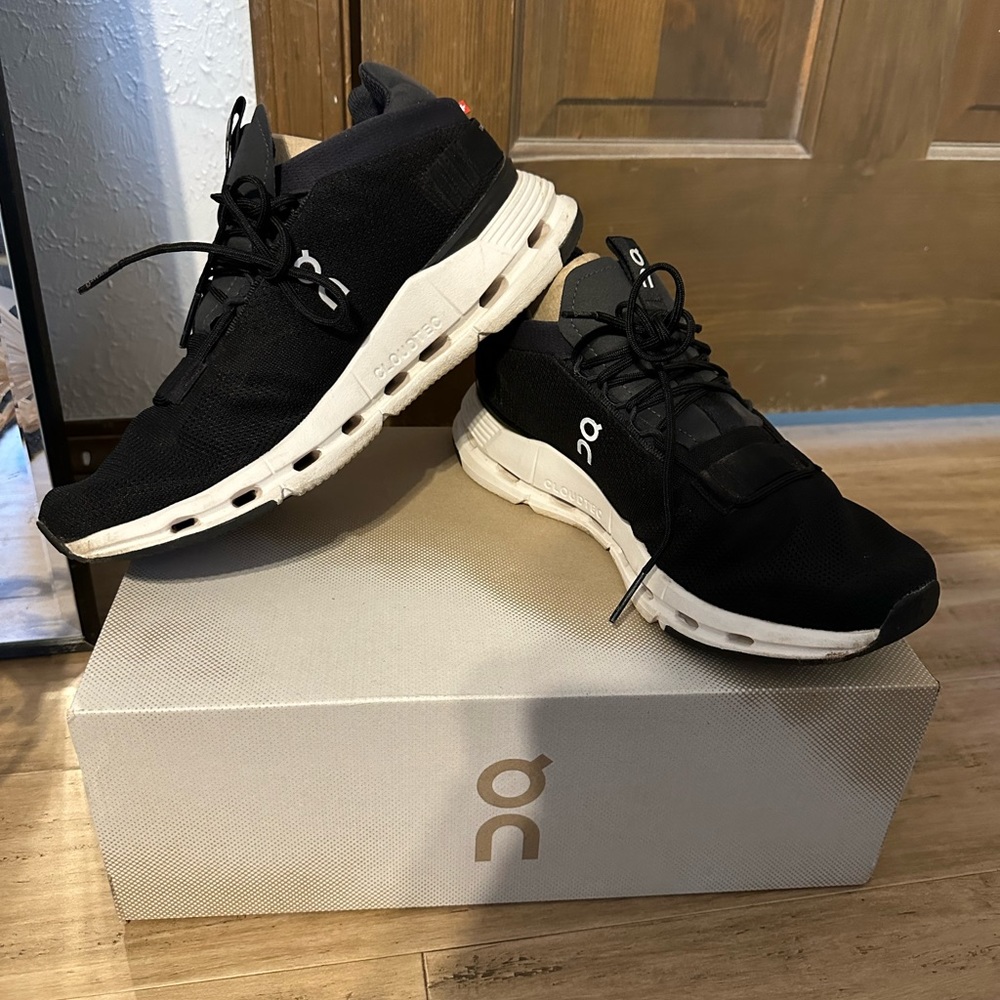 On Cloud Nova blk/wht, Size 8.5(M)/10(W)